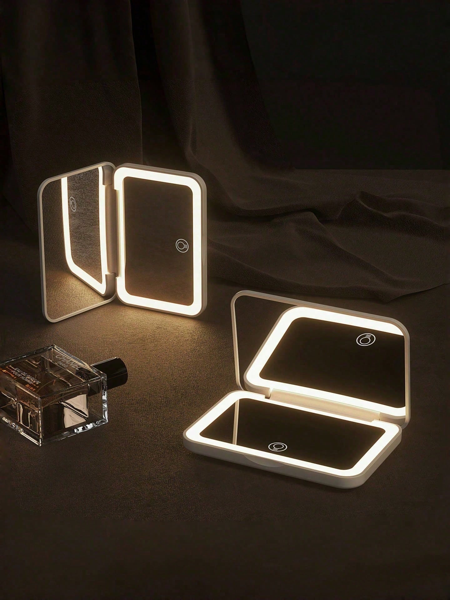 Travel Accessories As Gifts - Cermin Rias LED dengan Layar Sentuh,