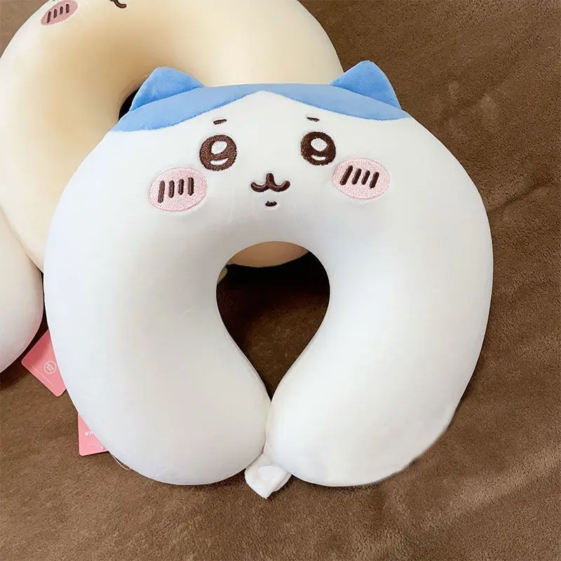 Travel Accessories Ideas - Bantal Leher untuk Perjalanan, Motif Chiikawa